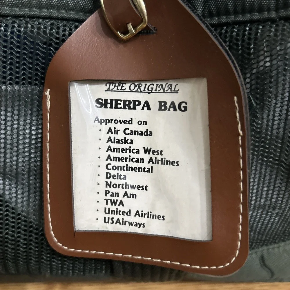 Sherpa Original Deluxe Pet Carrier Airline Approved Vent Sided Bag Green Read